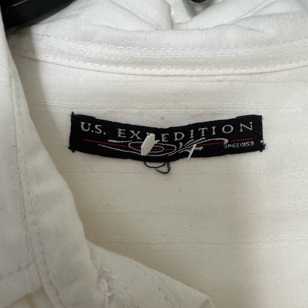 White Button-Up Shirt with Graphic Design - Picture 3 of 4
